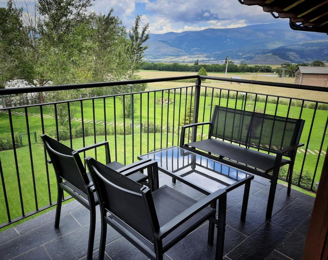 Appartement Le Mouflon Sainte-Léocadie Exterior foto